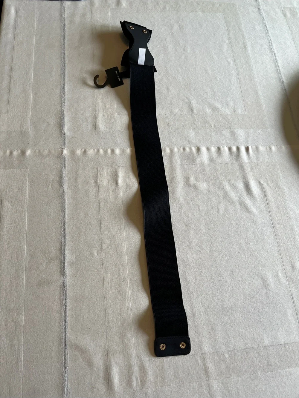 NWT nOir Jewelry Black Bow Elastic Waist Belt with Crystal Medallion Size M/L
